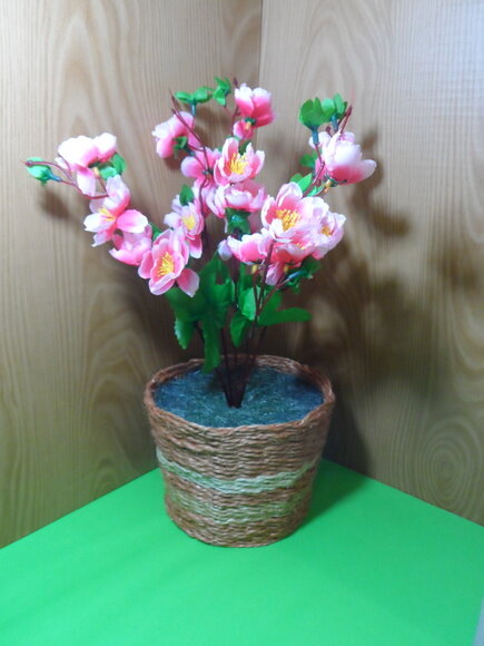 Arranjo Floral em Vaso de Sisal