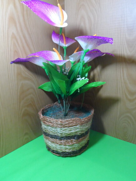 Arranjo Floral em Vaso de Sisal