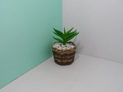 Arranjo Floral em Vaso de Sisal