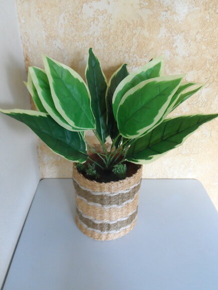 Arranjo Floral em Vaso de Sisal