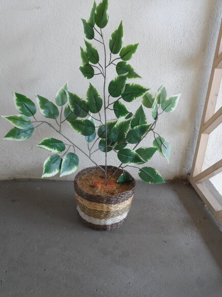 Arranjo Floral em Vaso de Sisal