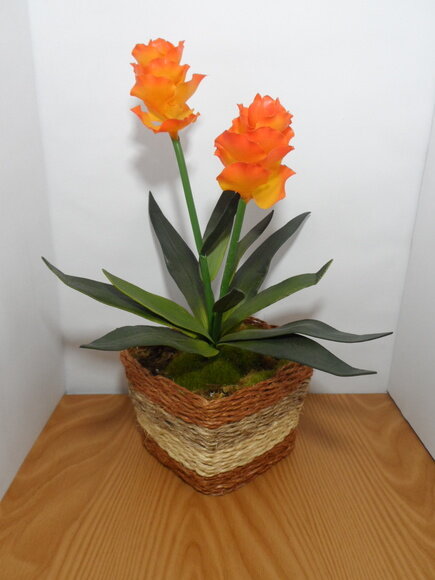 Arranjo Floral em Vaso de Sisal