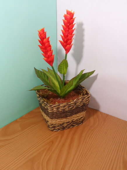 Arranjo Floral em Vaso de Sisal