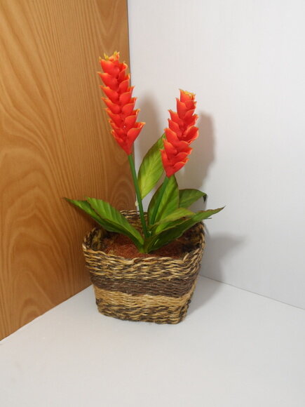 Arranjo Floral em Vaso de Sisal
