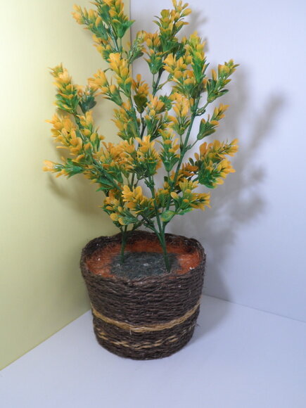 Arranjo Floral em Vaso de Sisal