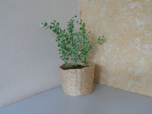 Arranjo Floral em Vaso de Sisal