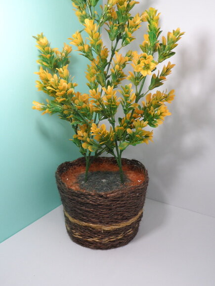 Arranjo Floral em Vaso de Sisal