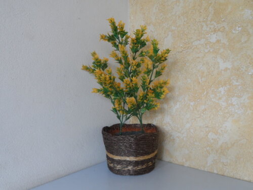 Arranjo Floral em Vaso de Sisal