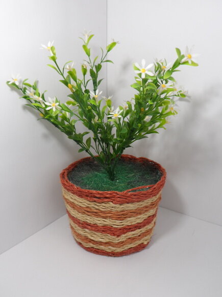Arranjo Floral em Vaso de Sisal
