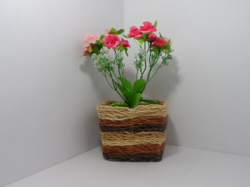 Arranjo Floral em Vaso de Sisal