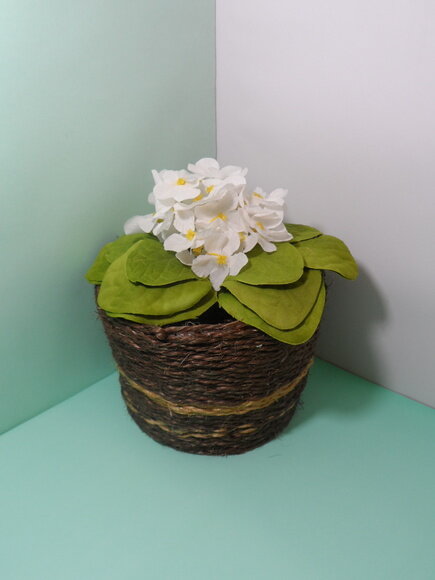 Arranjo Floral em Vaso de Sisal