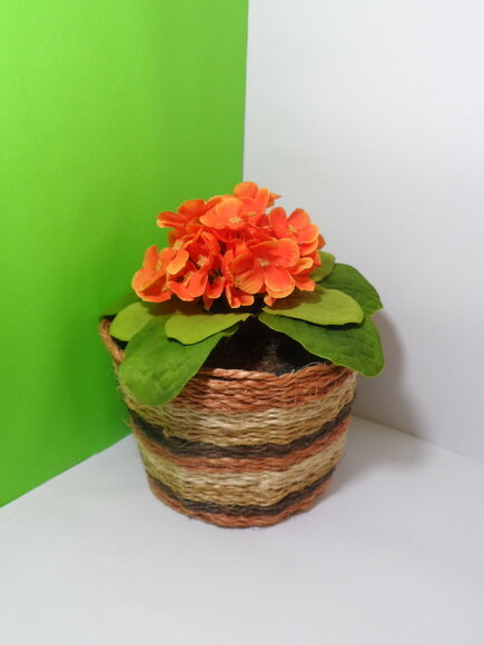 Arranjo Floral em Vaso de Sisal