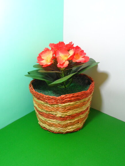 Arranjo Floral em Vaso de Sisal