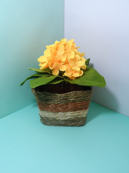 Arranjo Floral em Vaso de Sisal
