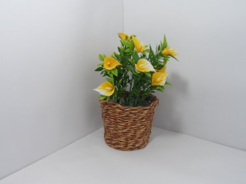 Arranjo Floral em Vaso de Sisal