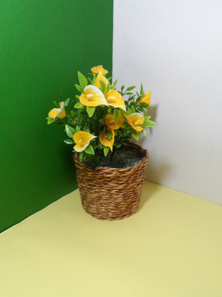 Arranjo Floral em Vaso de Sisal