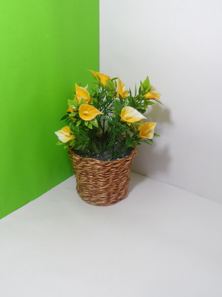 Arranjo Floral em Vaso de Sisal