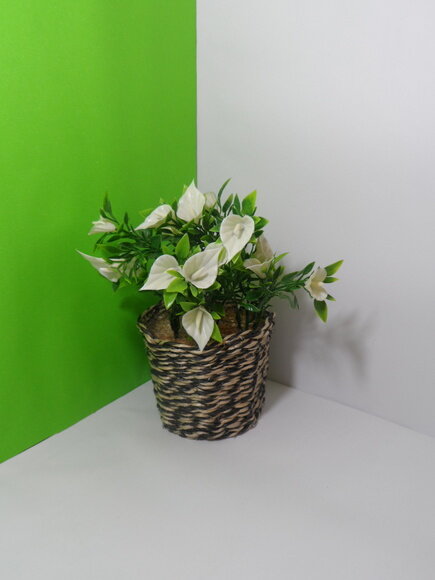 Arranjo Floral em Vaso de Sisal