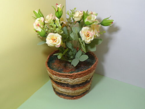 Arranjo Floral em Vaso de Sisal