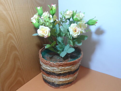 Arranjo Floral em Vaso de Sisal