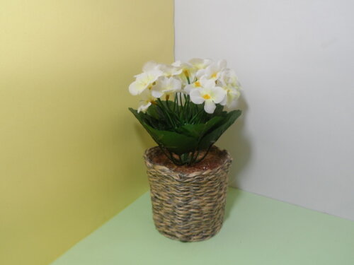 Arranjo Floral em Vaso de Sisal