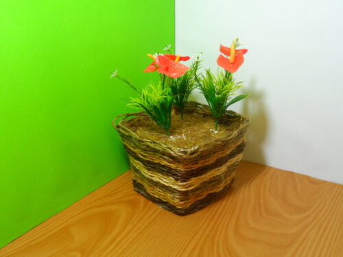 Arranjo Floral em Vaso de Sisal