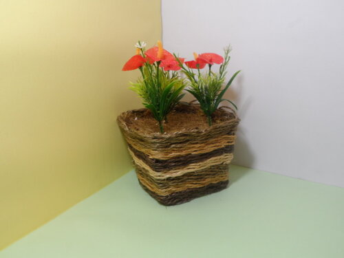 Arranjo Floral em Vaso de Sisal