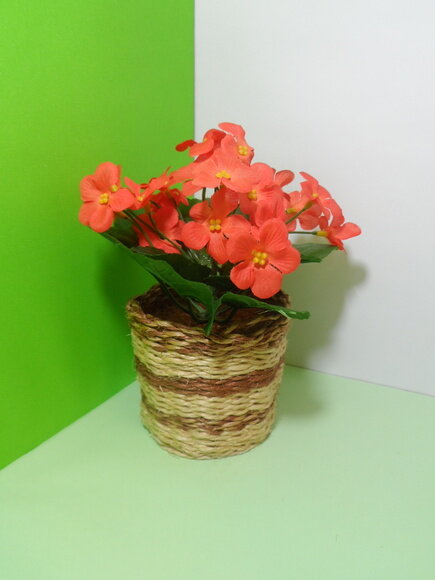 Arranjo Floral em Vaso de Sisal