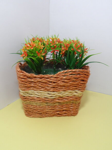Arranjo Floral em Vaso de Sisal