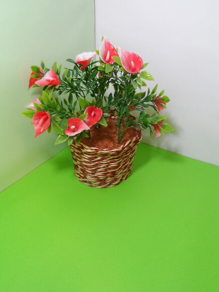 Arranjo Floral em Vaso de Sisal