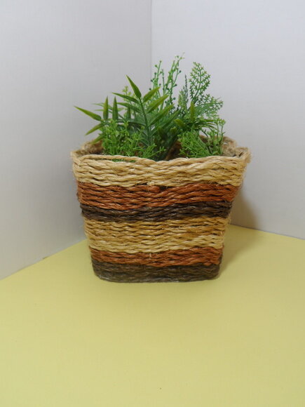 Arranjo Floral em Vaso de Sisal