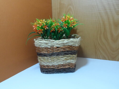Arranjo Floral em Vaso de Sisal