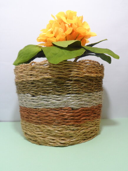 Arranjo Floral em Vaso de Sisal