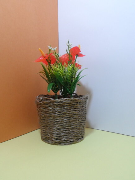 Arranjo Floral em Vaso de Sisal