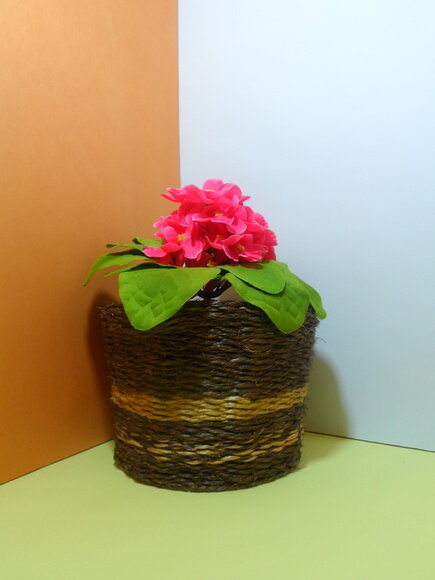 Arranjo Floral em Vaso de Sisal