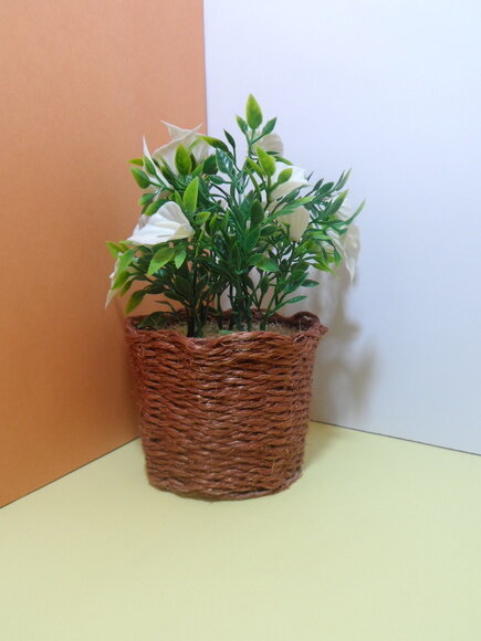 Arranjo Floral em Vaso de Sisal