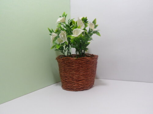 Arranjo Floral em Vaso de Sisal