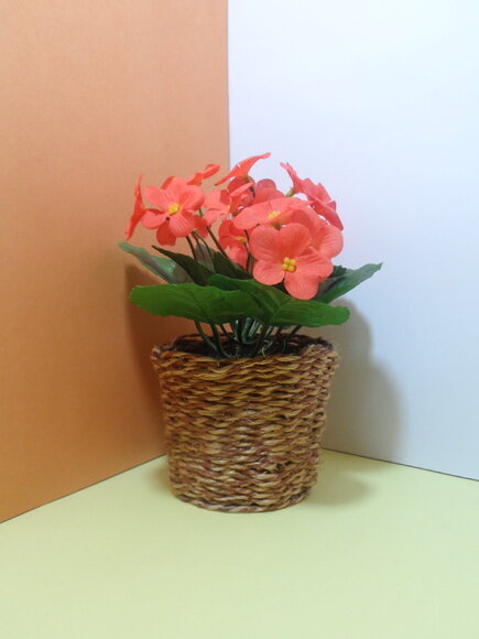 Arranjo Floral em Vaso de Sisal