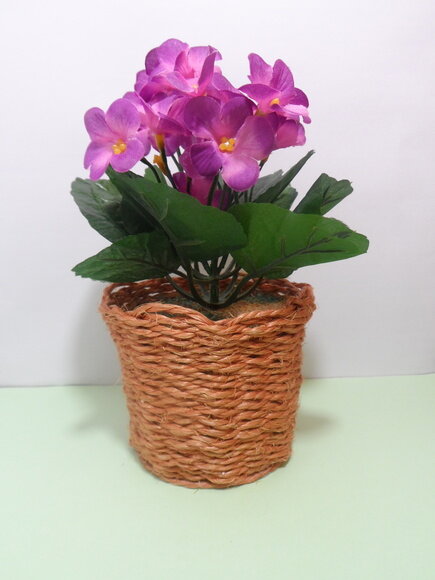 Arranjo Floral em Vaso de Sisal