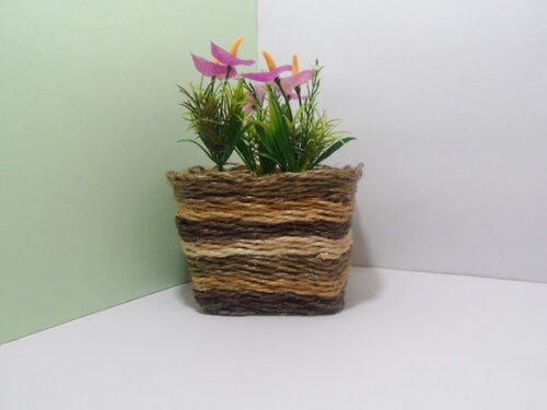 Arranjo Floral em Vaso de Sisal