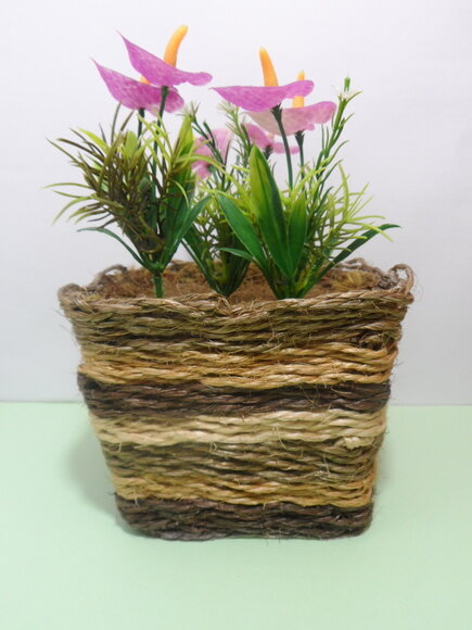 Arranjo Floral em Vaso de Sisal