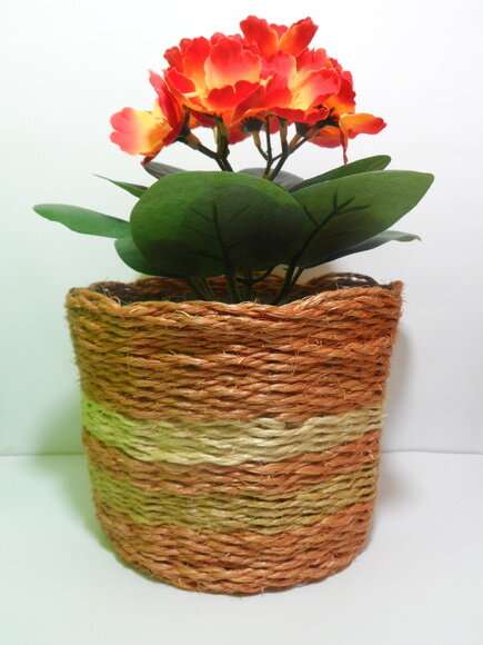 Arranjo Floral em Vaso de Sisal