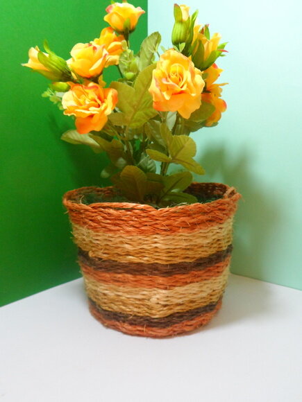 Arranjo Floral em Vaso de Sisal