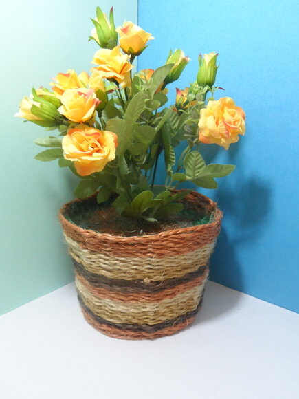 Arranjo Floral em Vaso de Sisal