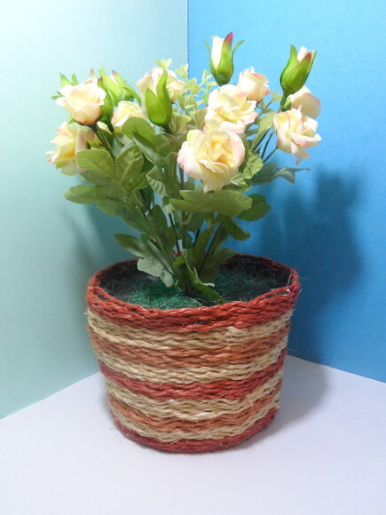 Arranjo Floral em Vaso de Sisal