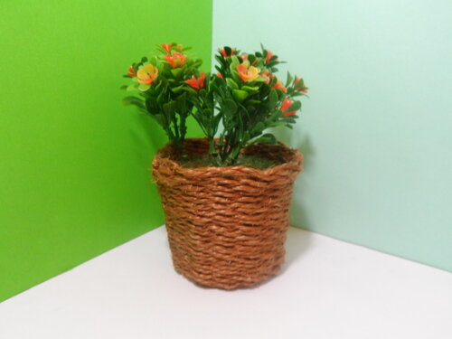 Arranjo Floral em Vaso de Sisal