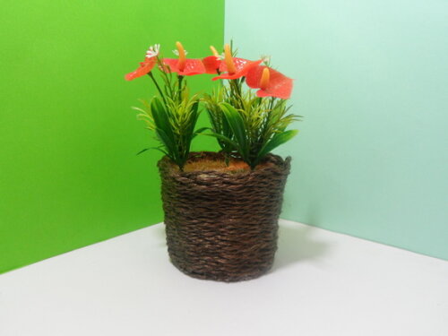Arranjo Floral em Vaso de Sisal