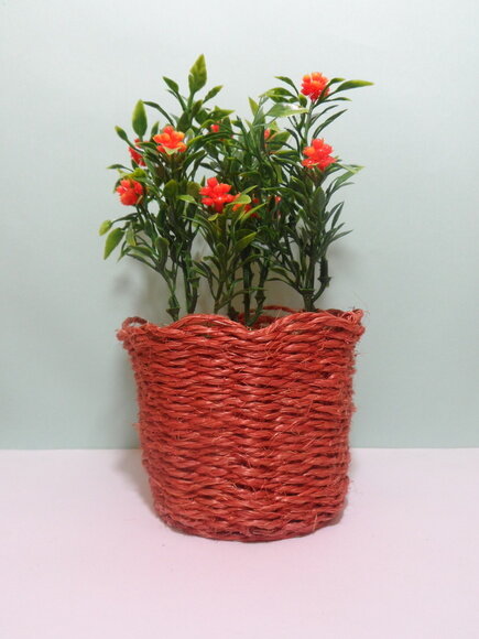 Arranjo Floral em Vaso de Sisal