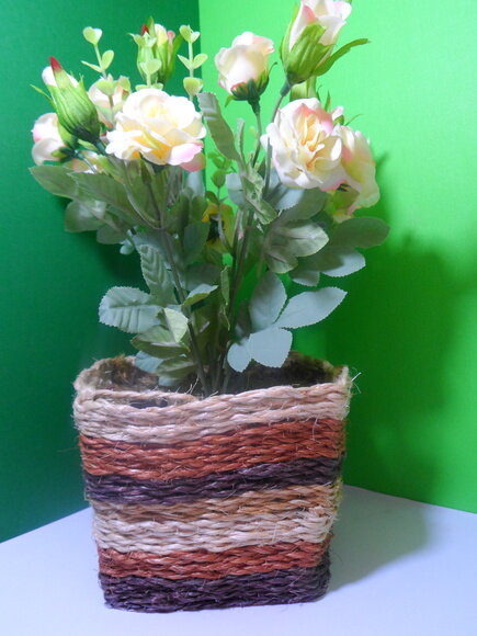 Arranjo Floral em Vaso de Sisal