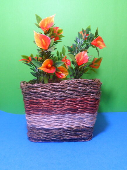 Arranjo Floral em Vaso de Sisal